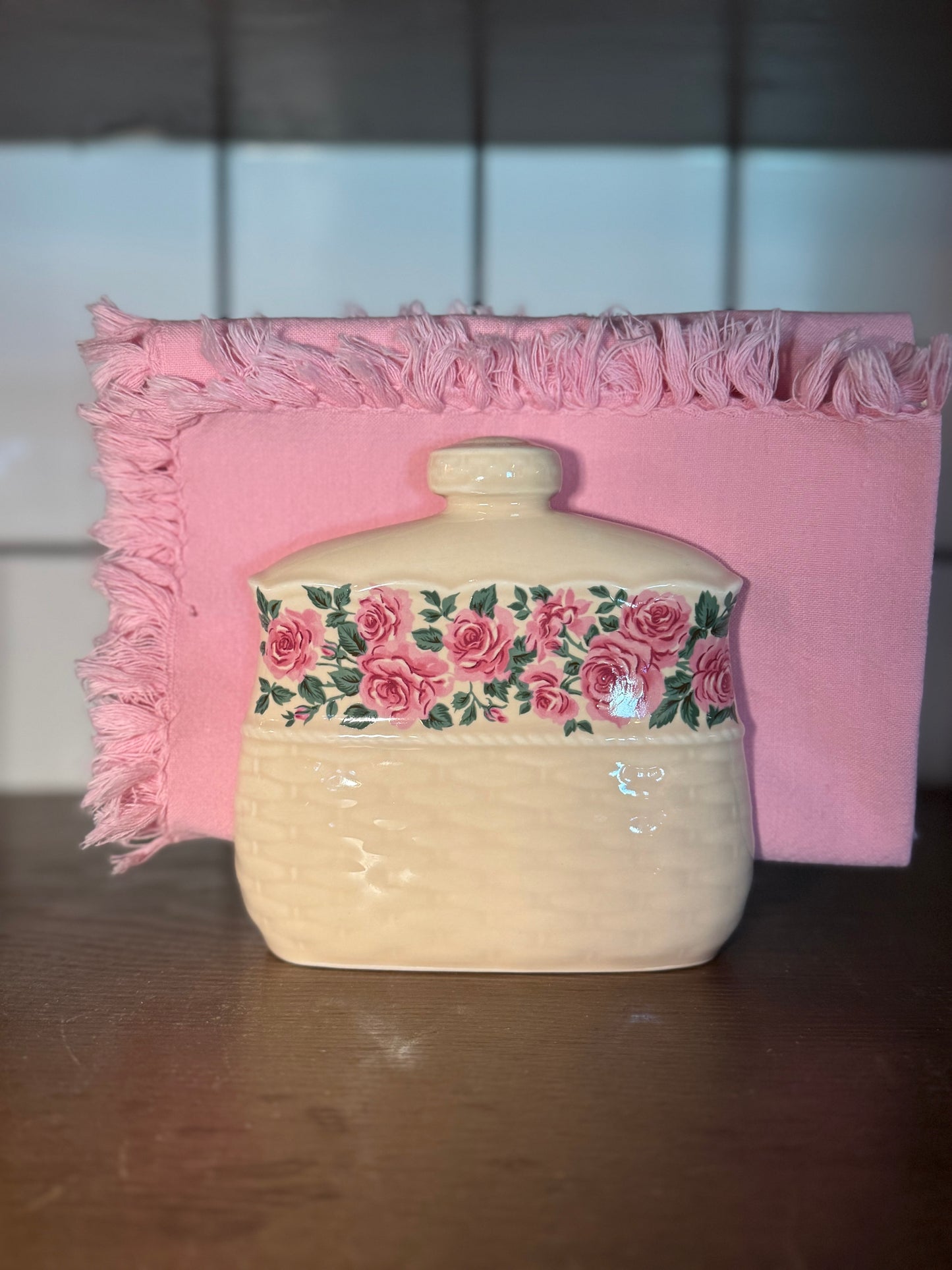 4 pc. set of ceramic decor