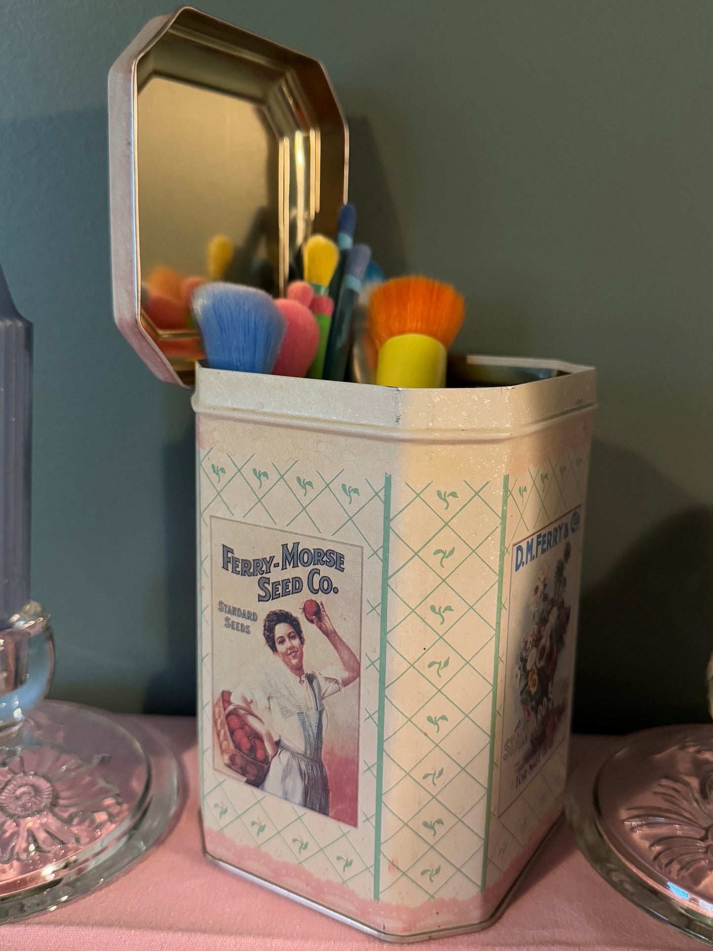 D.M. Ferry Floral Tin