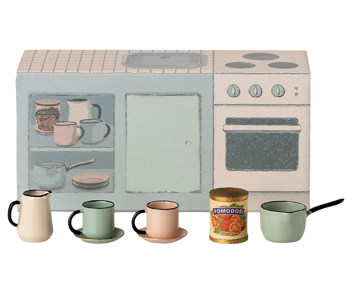 Kitchen Counter Mouse