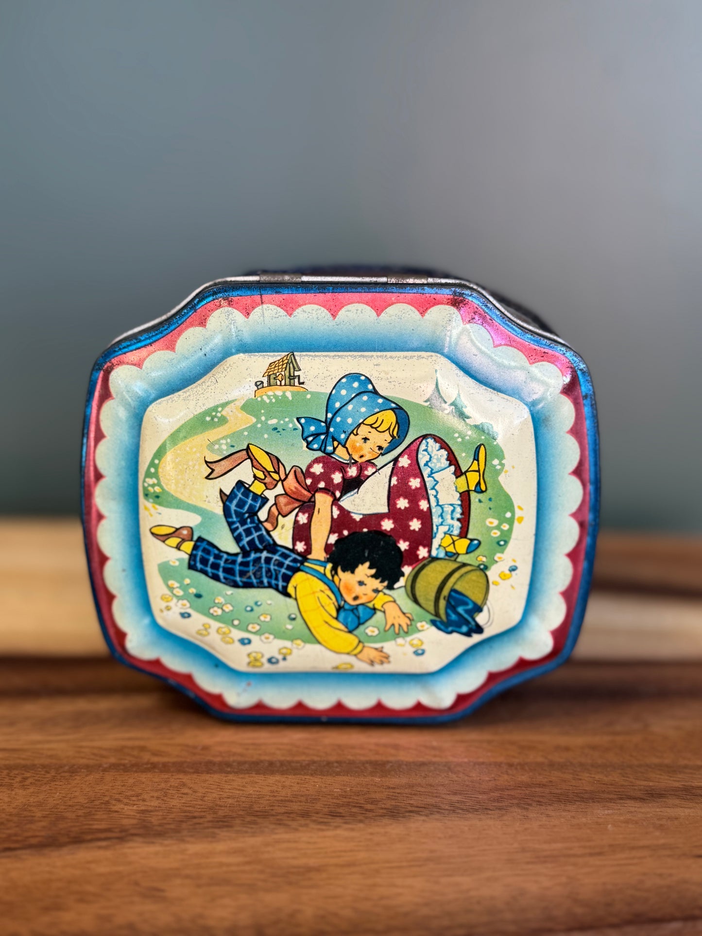 Pre-Loved Tin "Jack and Jill"