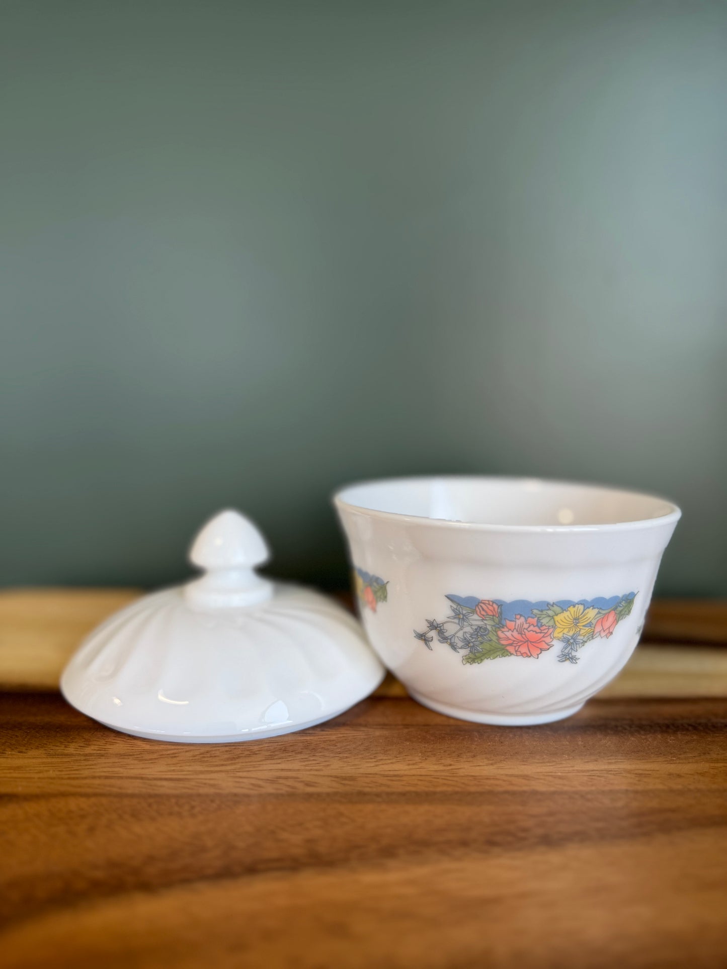 Pre-Loved Lidded Sugar Bowl