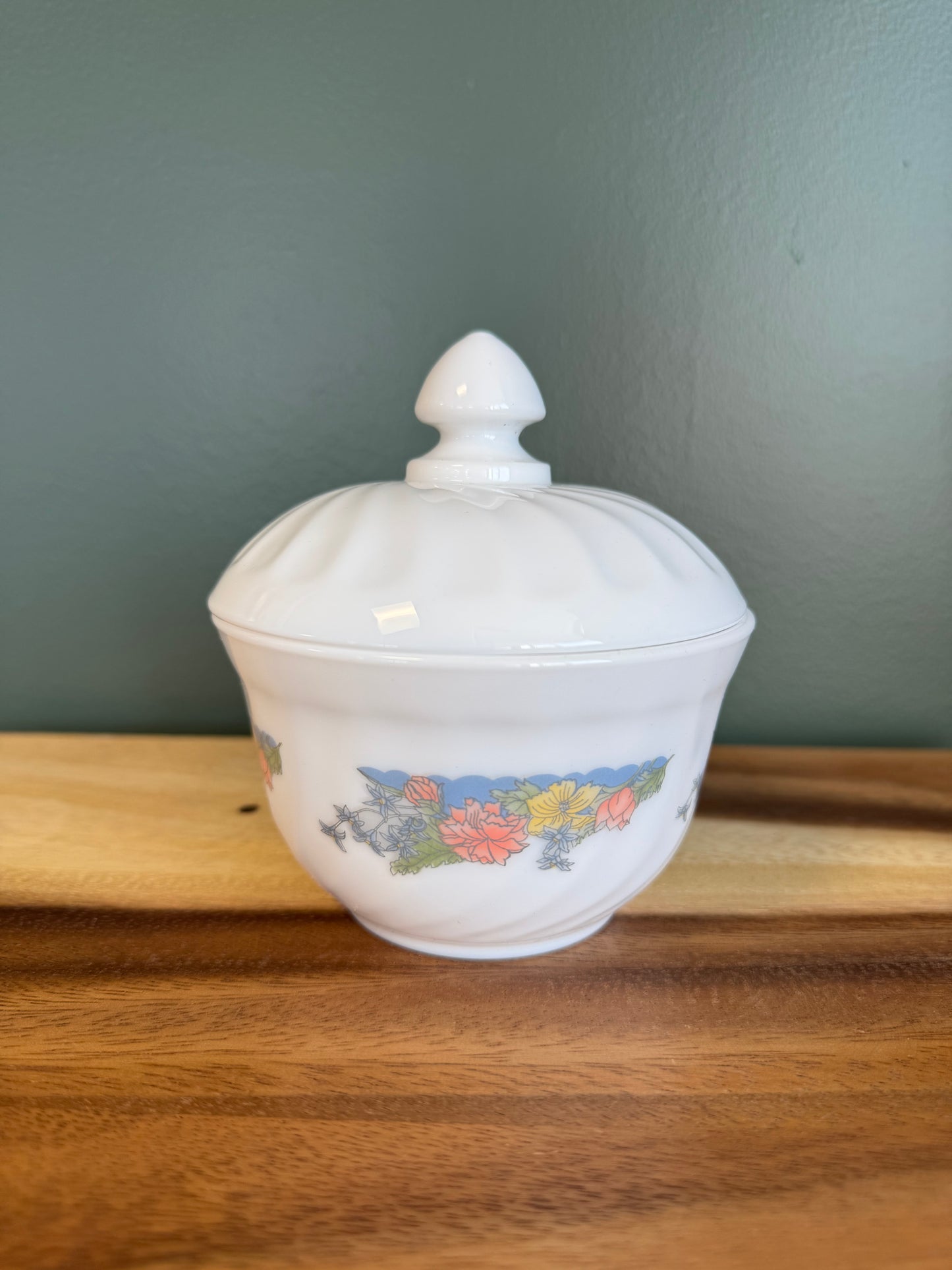 Pre-Loved Lidded Sugar Bowl