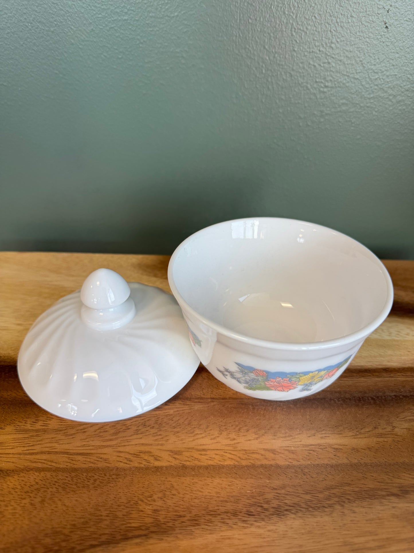 Pre-Loved Lidded Sugar Bowl