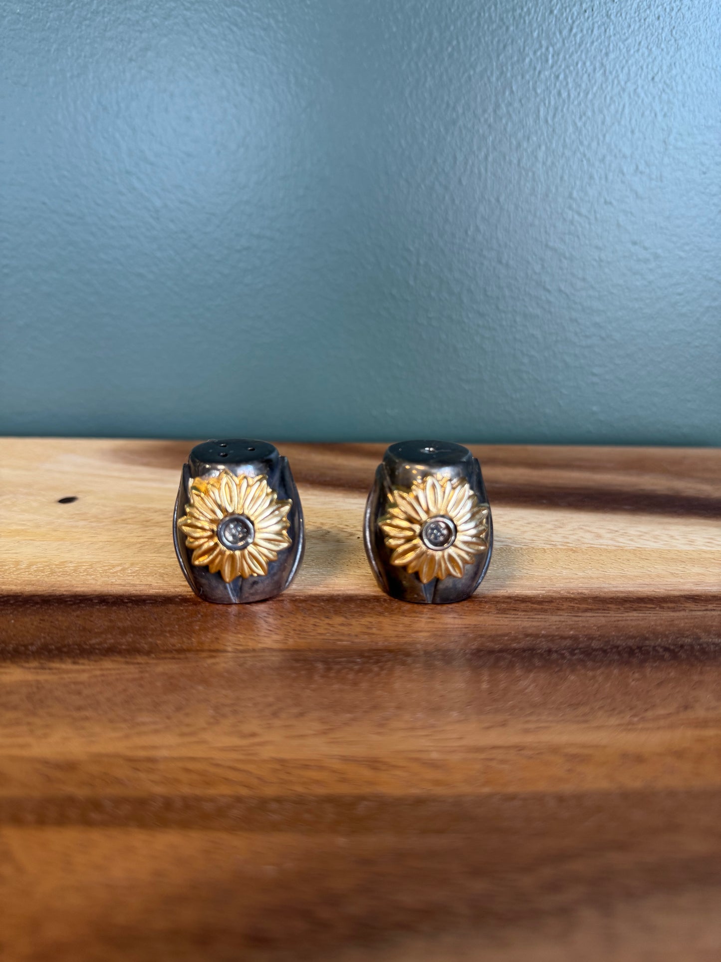 Pre-Loved Silver Plated mini Salt and Pepper Shakers
