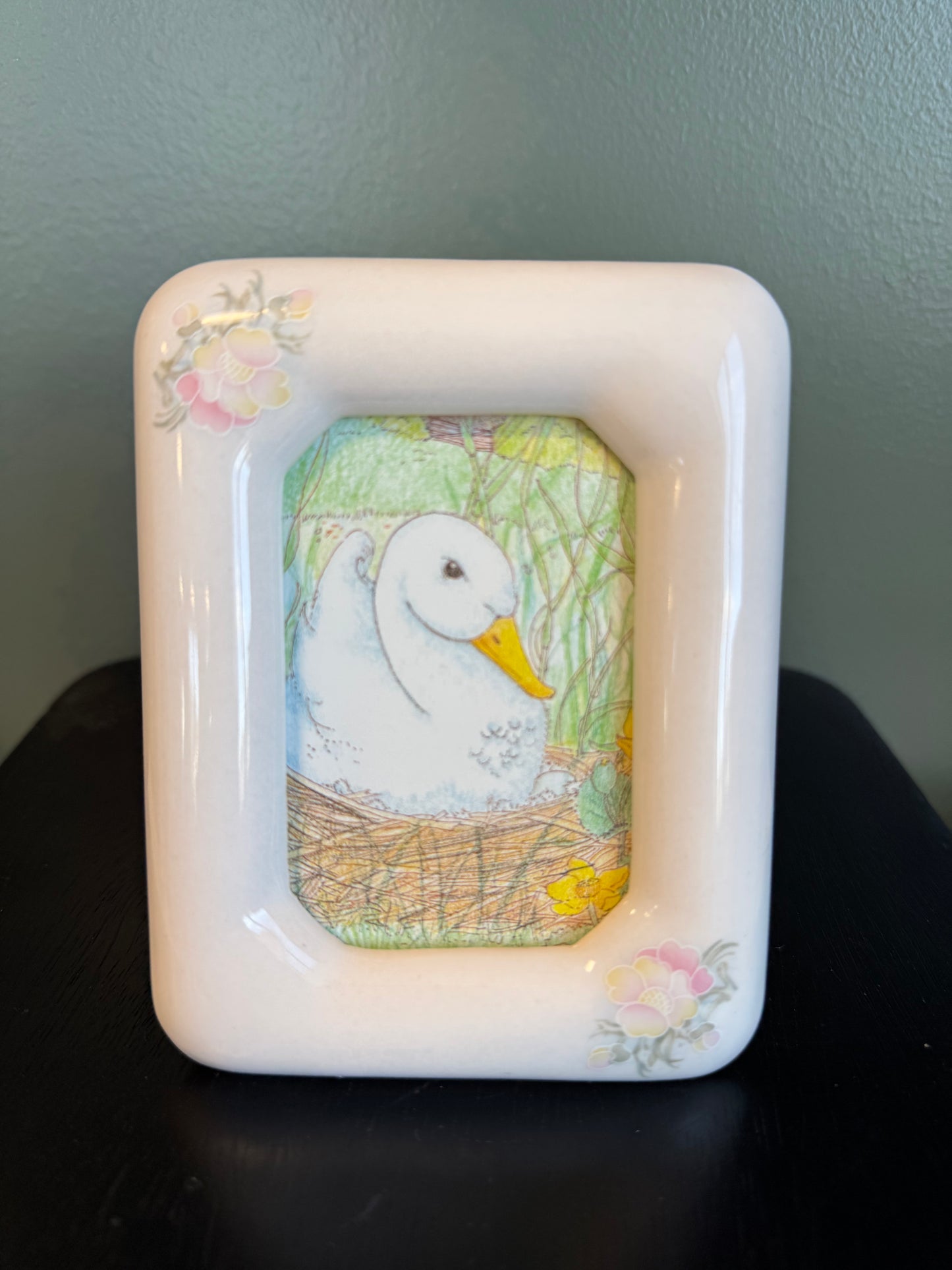 Pre-Loved Ceramic Floral Picture Frame