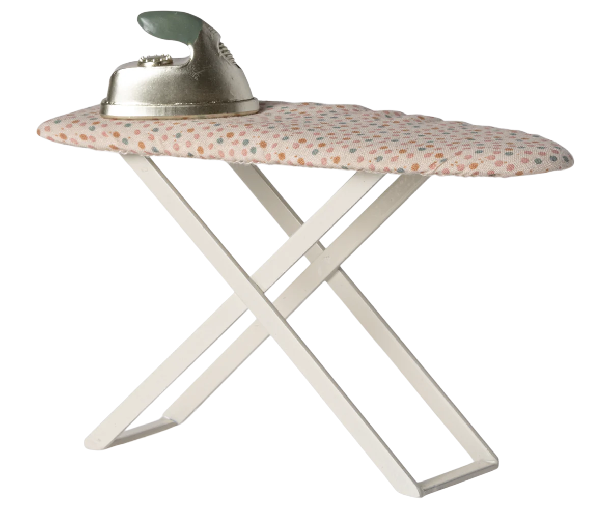 Iron and Ironing Board-Mouse
