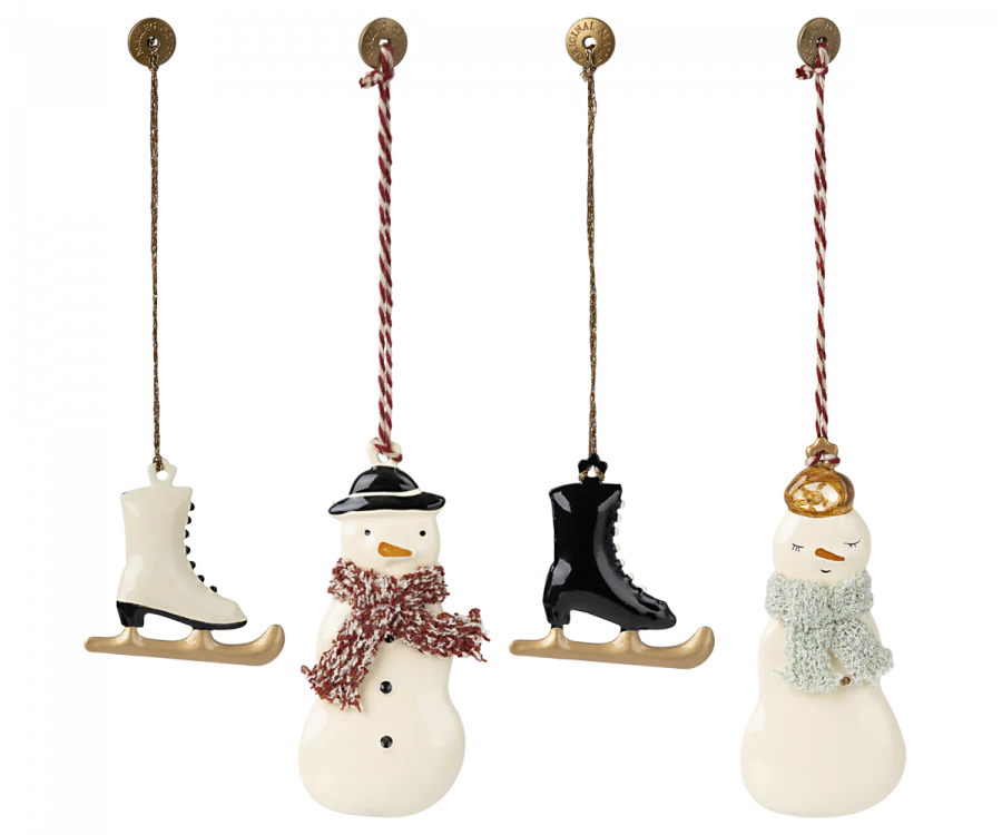 Winter Wonderland - Metal Ornament Set
