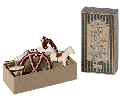Peter's Christmas - Metal Ornament Set