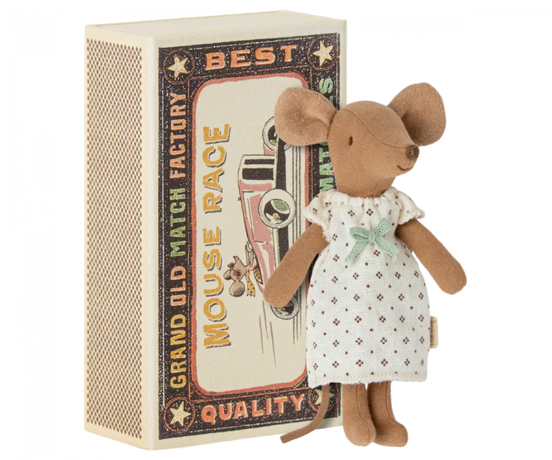 Big Sister Mouse in Matchbox - Nightgown