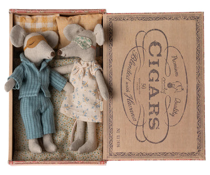 Mum And Dad Mouse - Cigar Box