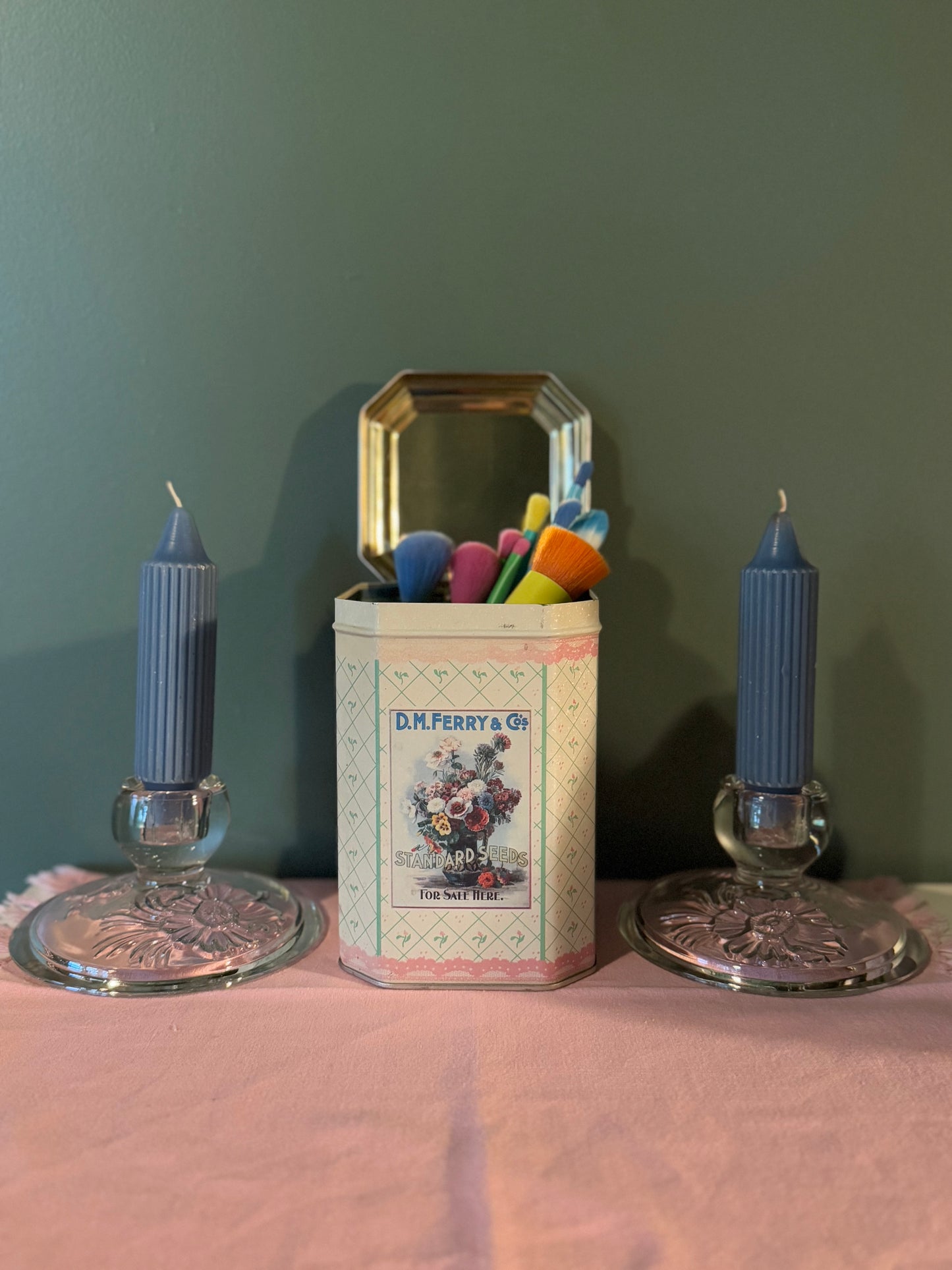 D.M. Ferry Floral Tin