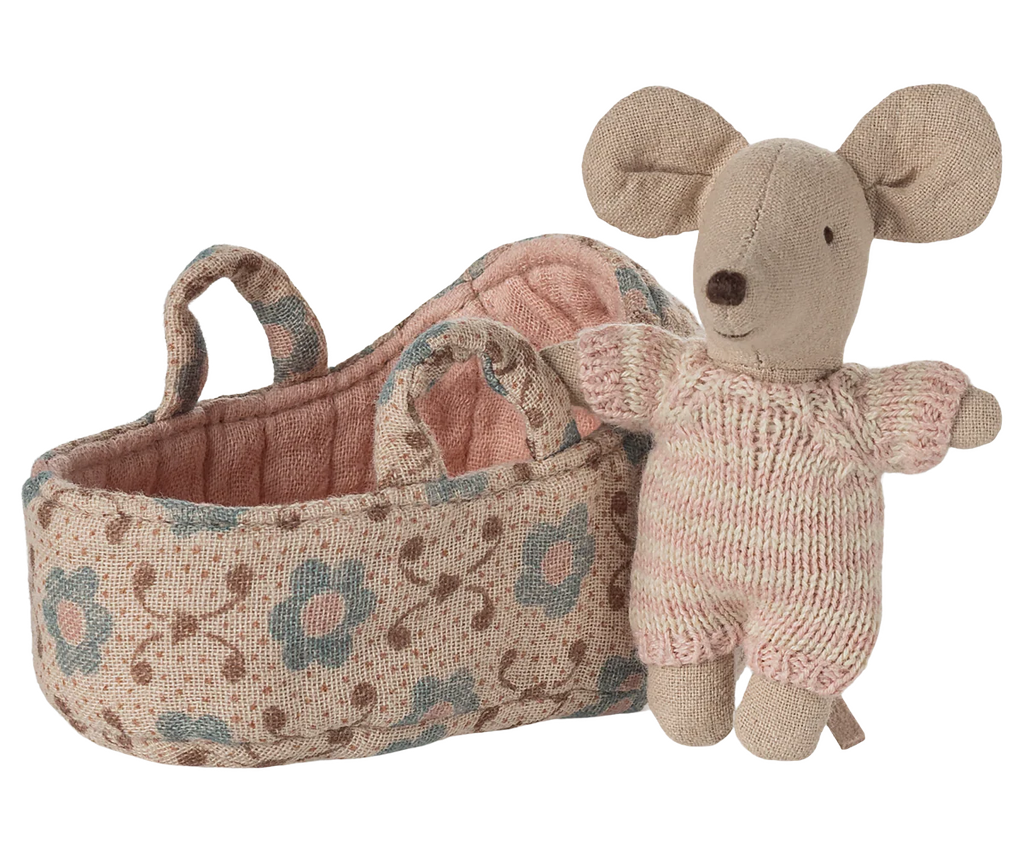Baby Mouse in Carry Cot-Rose