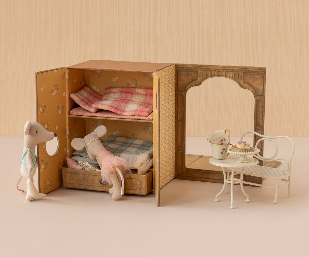 Ballet Mice In Studio