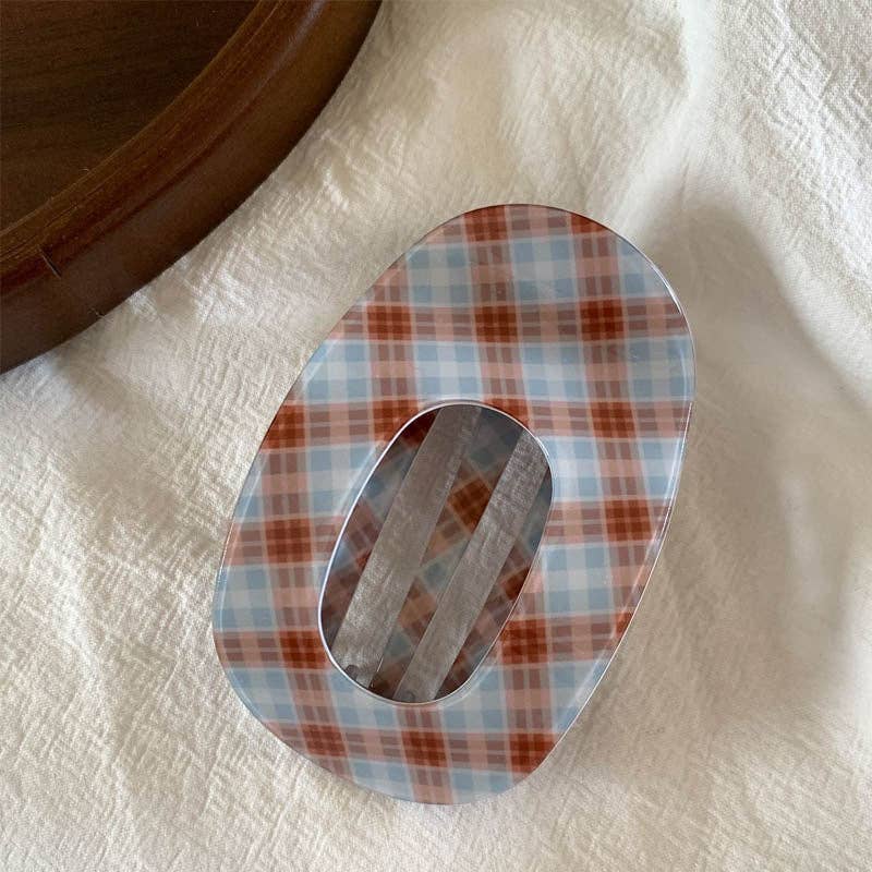 Retro Print Oval Hair Claw